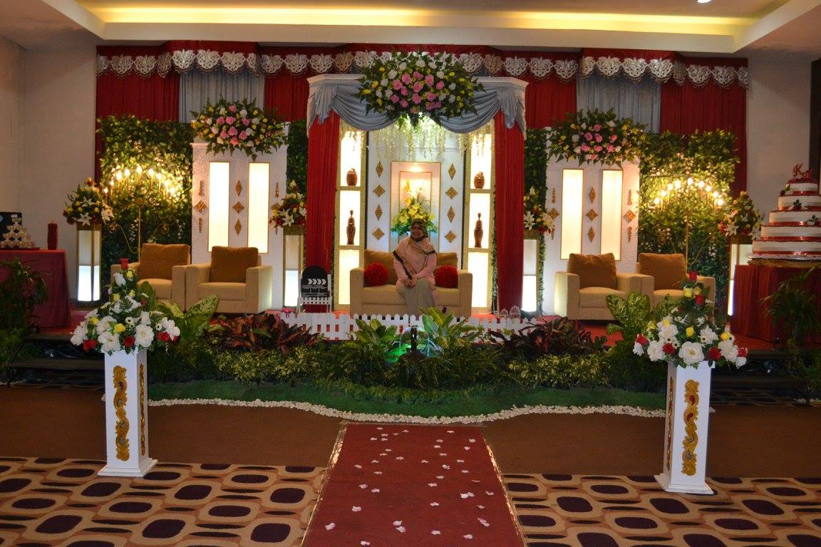 Paket Rias dan Dekorasi  by Fajar Wedding Organizer 